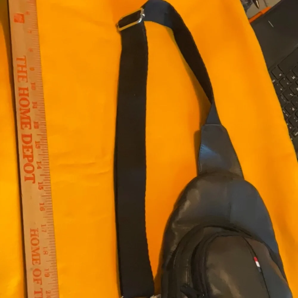 Stone Mountain Genuine Leather Black Sling Crossbody Bag, NWT - Picture 10 of 16